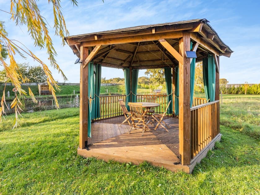 Outdoor area | Piggles Retreat- Bear house - Piggles Retreat, Cambridge