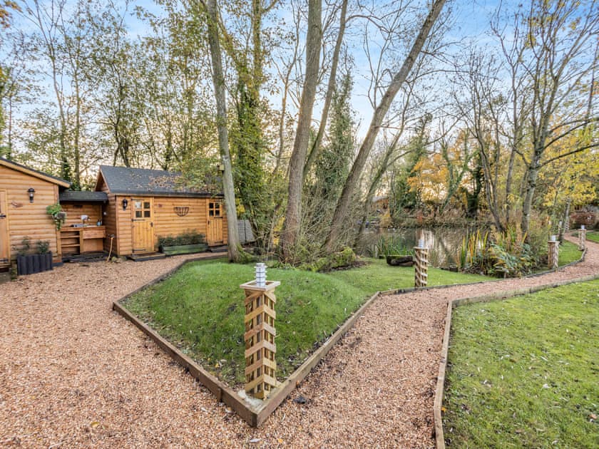 Outdoor area | Piggles Retreat- Bear house - Piggles Retreat, Cambridge