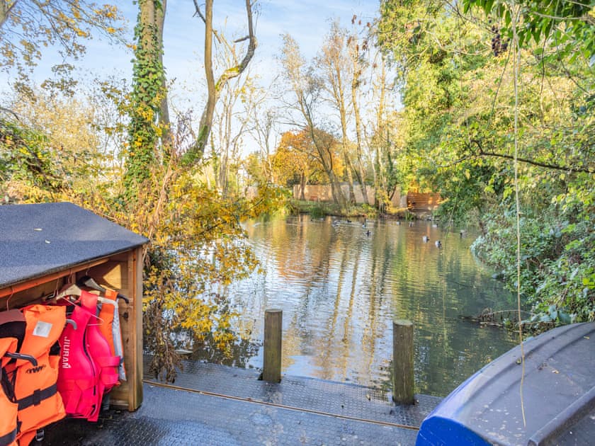 Outdoor area | Beavers - Piggles Retreat, Cambridge