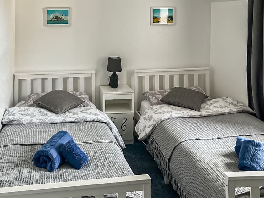 Twin bedroom | Fiddlers Rest, Ballantrae