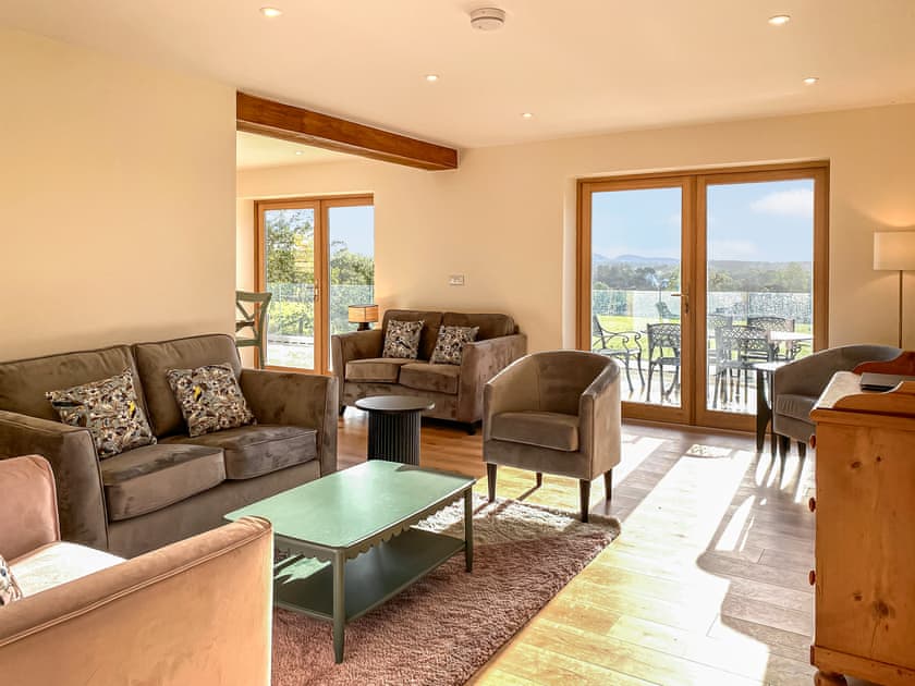 Open plan living space | Quabbs Head Cottage, Malvern