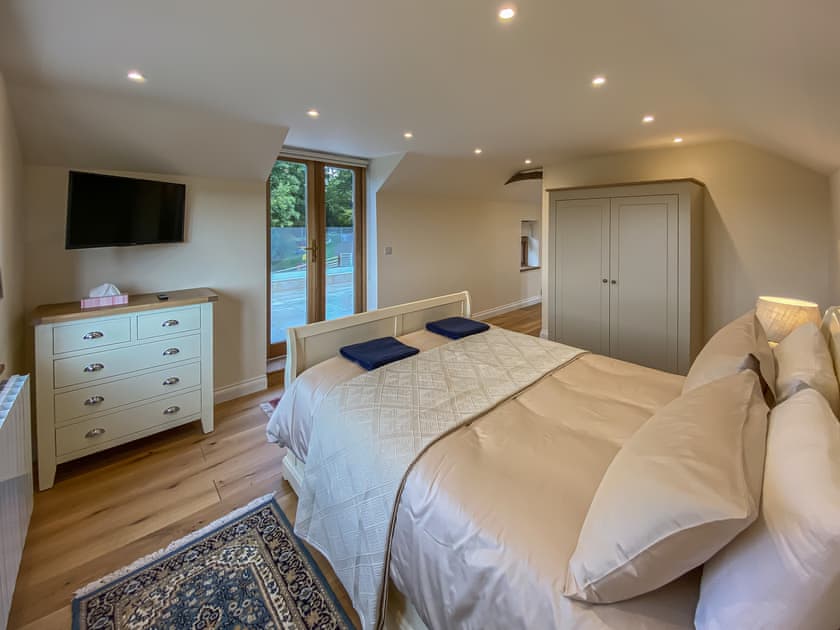 Master bedroom | Quabbs Head Cottage, Malvern