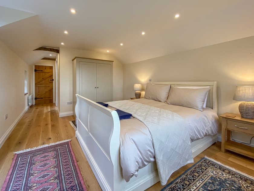 Master bedroom | Quabbs Head Cottage, Malvern