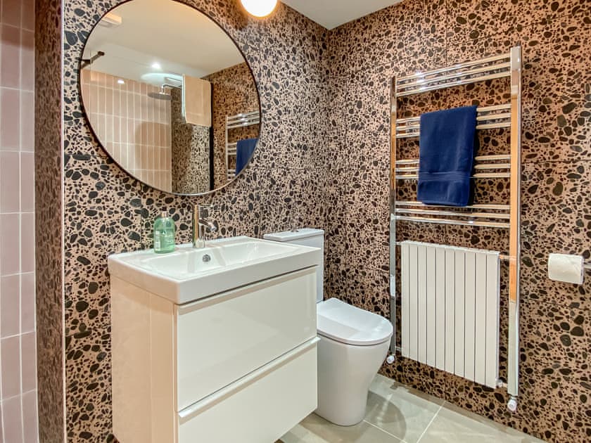 Bathroom | Quabbs Head Cottage, Malvern