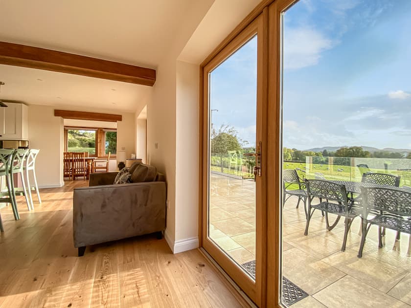 Open plan living space | Quabbs Head Cottage, Malvern