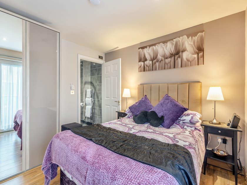 Double bedroom | Ty Teiliwr - Tyddyn Sargent, Tyn Y Gongl, near Benllech