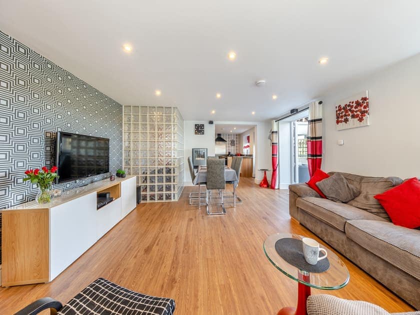 Living room/dining room | Ty Llyn - Tyddyn Sargent, Tyn Y Gongl, near Benllech