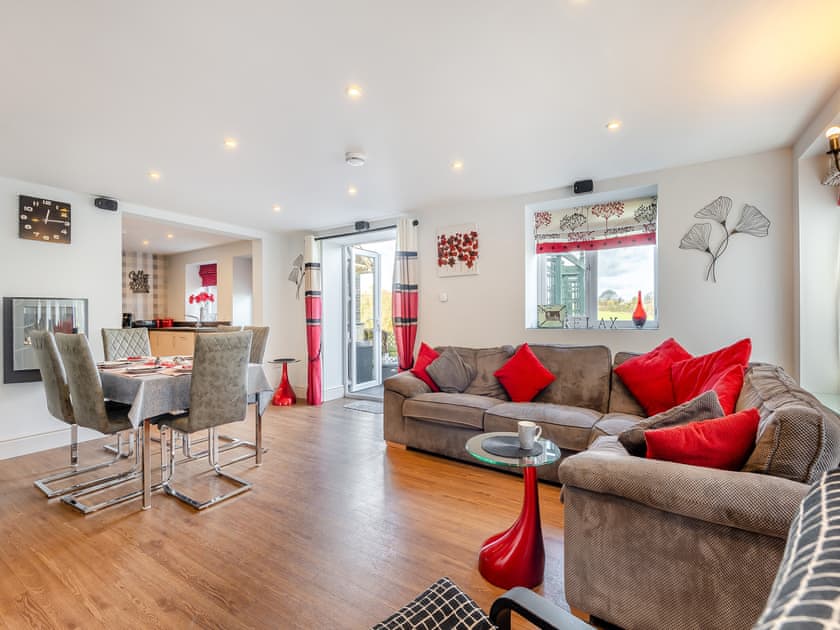 Living room/dining room | Ty Llyn - Tyddyn Sargent, Tyn Y Gongl, near Benllech