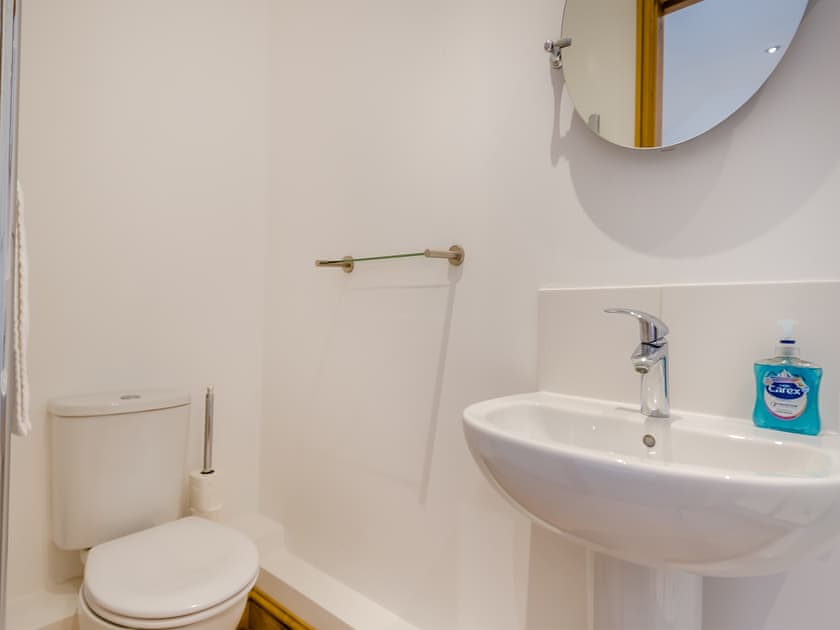 En-suite | The Great North Barn - Hall Farm Barns, Gimingham, near Mundesley