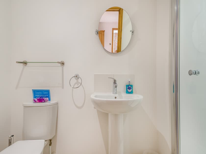 En-suite | The Great North Barn - Hall Farm Barns, Gimingham, near Mundesley