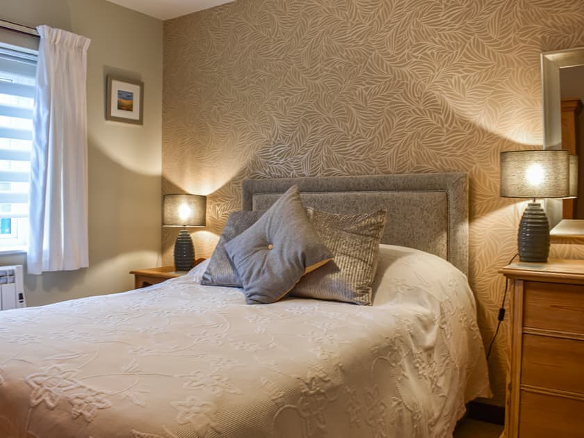 Double bedroom | Riverbank Cottage - Hole House Farm Cottages, Pooley Bridge, nr. Ullswater