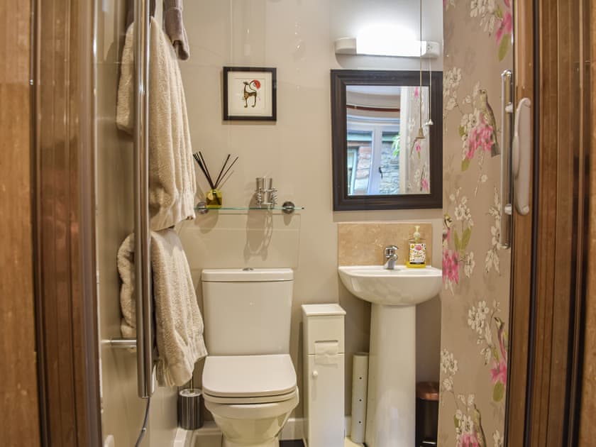 Bathroom | Riverbank Cottage - Hole House Farm Cottages, Pooley Bridge, nr. Ullswater