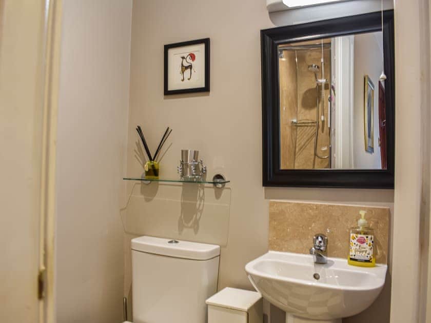 Bathroom | Riverbank Cottage - Hole House Farm Cottages, Pooley Bridge, nr. Ullswater