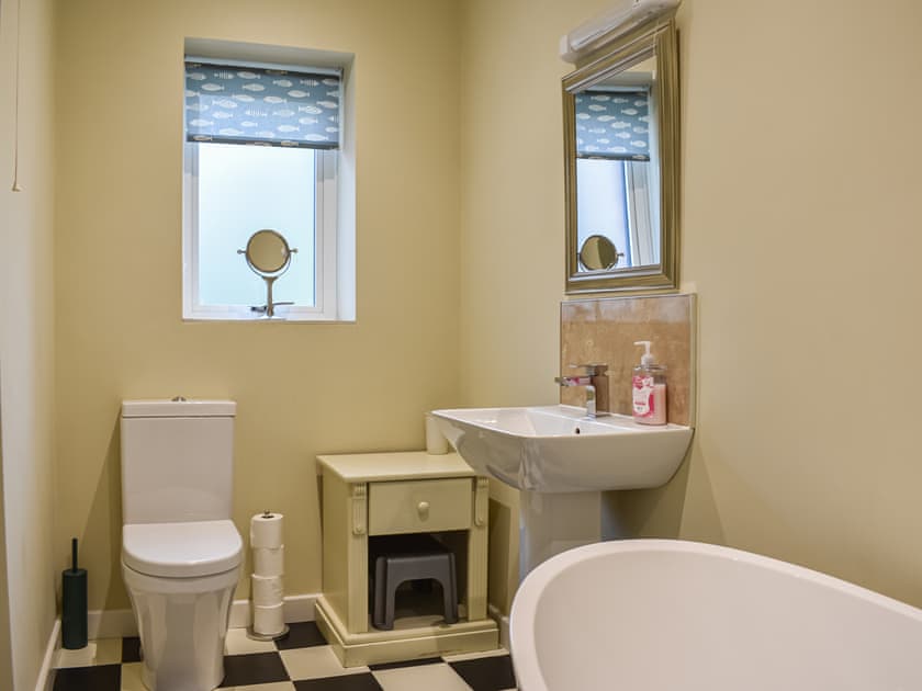 Bathroom | Riverbank Cottage - Hole House Farm Cottages, Pooley Bridge, nr. Ullswater