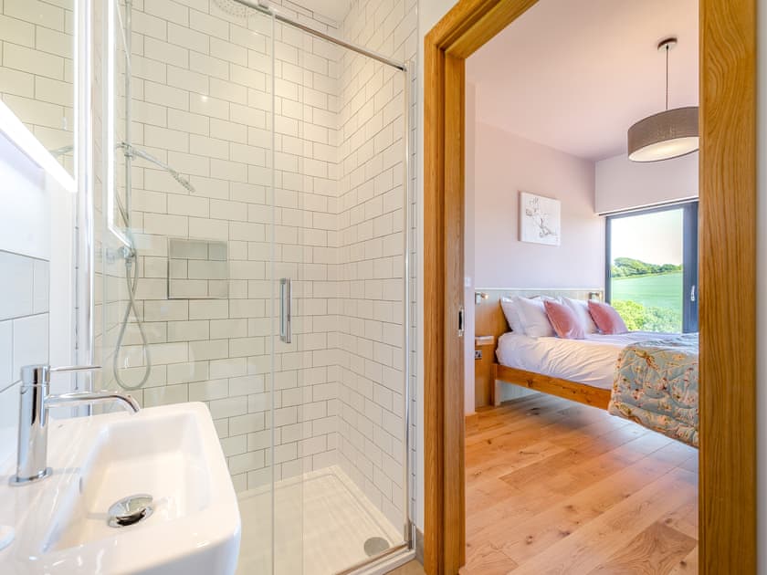 En-suite | Laplands, Halwell, near Totnes