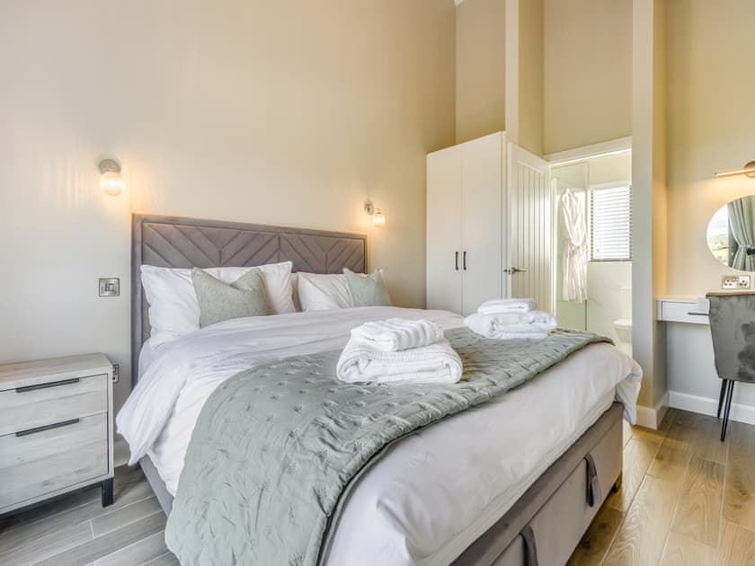 Double bedroom | The Warne - Pentre Lodges, Pentre