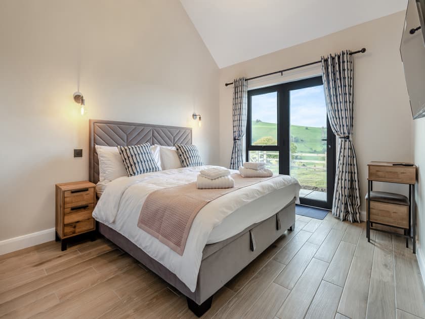Double bedroom | The Lara - Pentre Lodges, Pentre