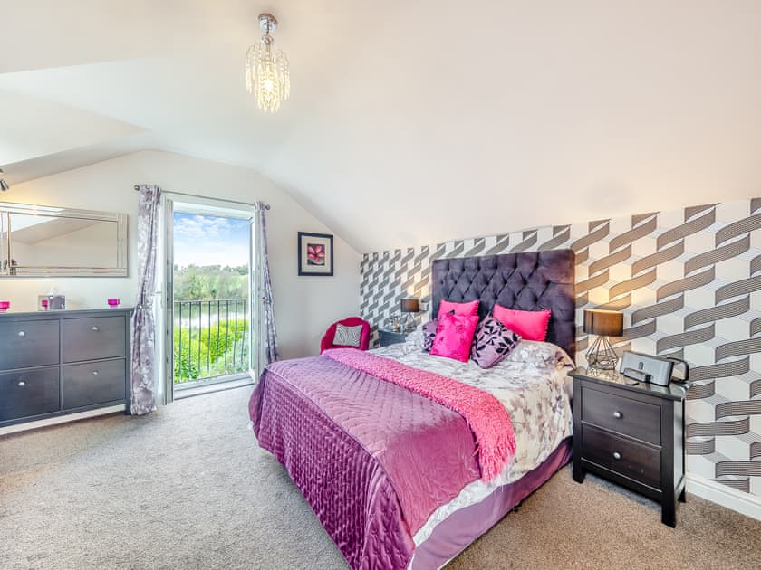 Double bedroom | Ty Menyn - Tyddyn Sargent, Tyn Y Gongl, near Benllech