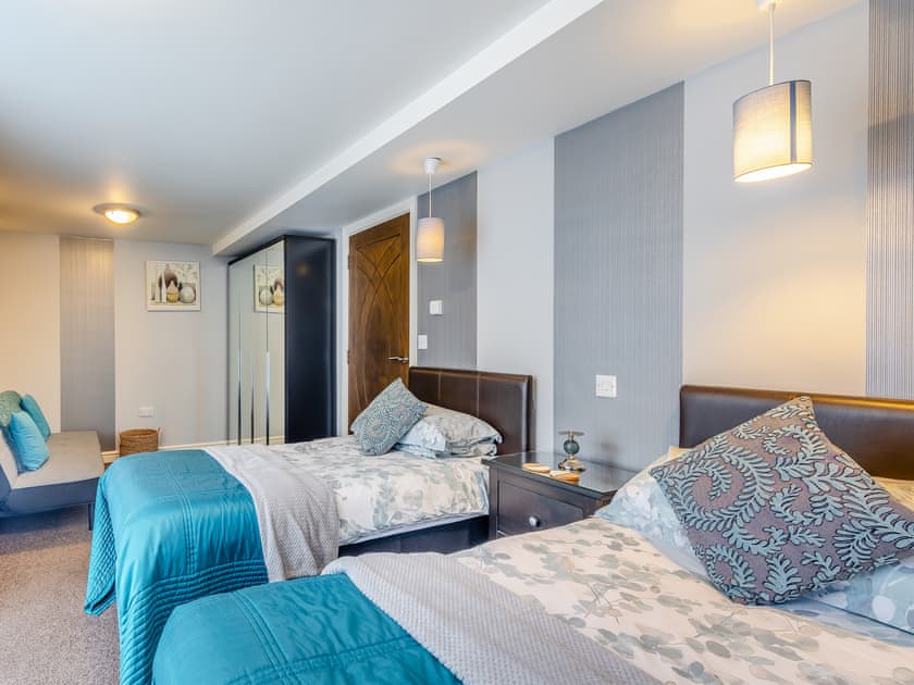 Twin bedroom | Ty Menyn - Tyddyn Sargent, Tyn Y Gongl, near Benllech