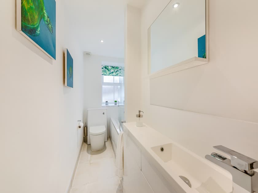 Bathroom | Town Square House - Alnwick Hideaways, Alnwick