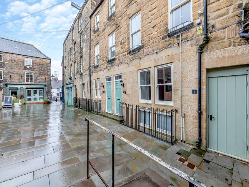 Exterior | Town Square House - Alnwick Hideaways, Alnwick