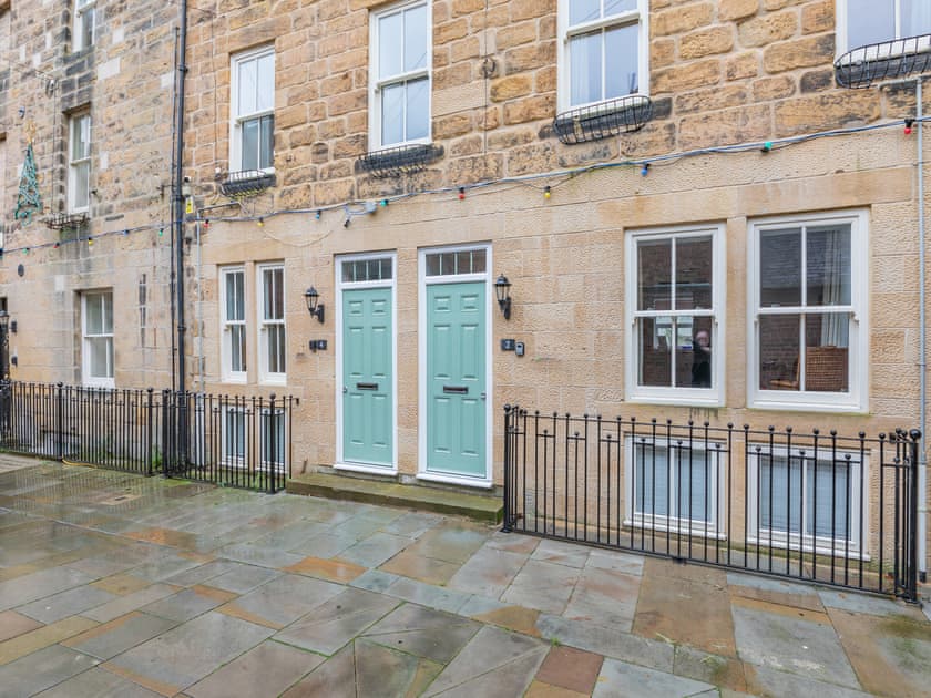 Exterior | Town Square Apartment - Alnwick Hideaways, Alnwick