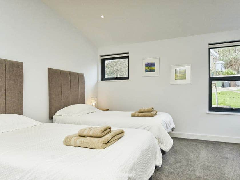 Twin bedroom | The Overlook, Ventnor