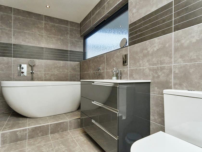 Bathroom | The Overlook, Ventnor