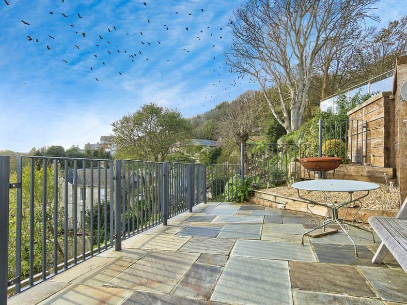 Sitting-out-area | The Overlook, Ventnor