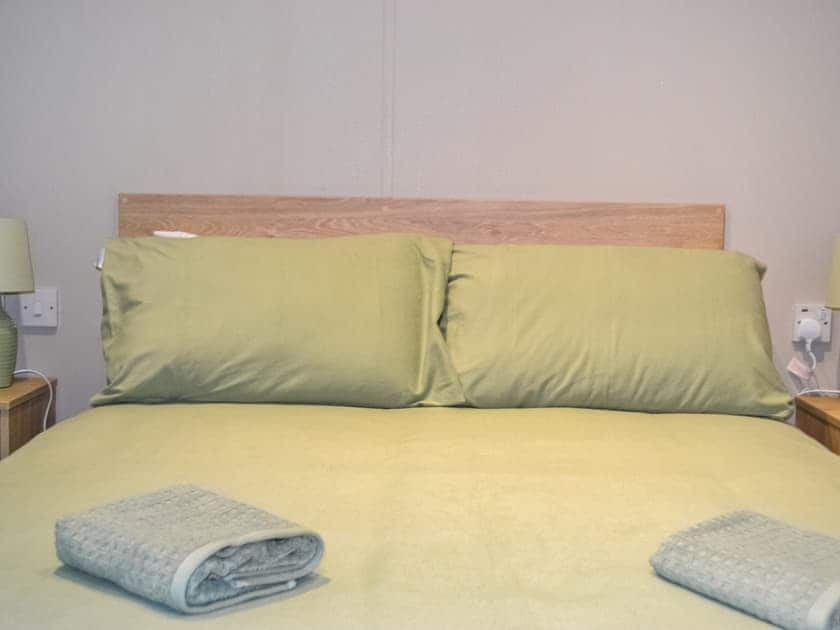 Double bedroom | The Finch - Riverview Country Park, Forres