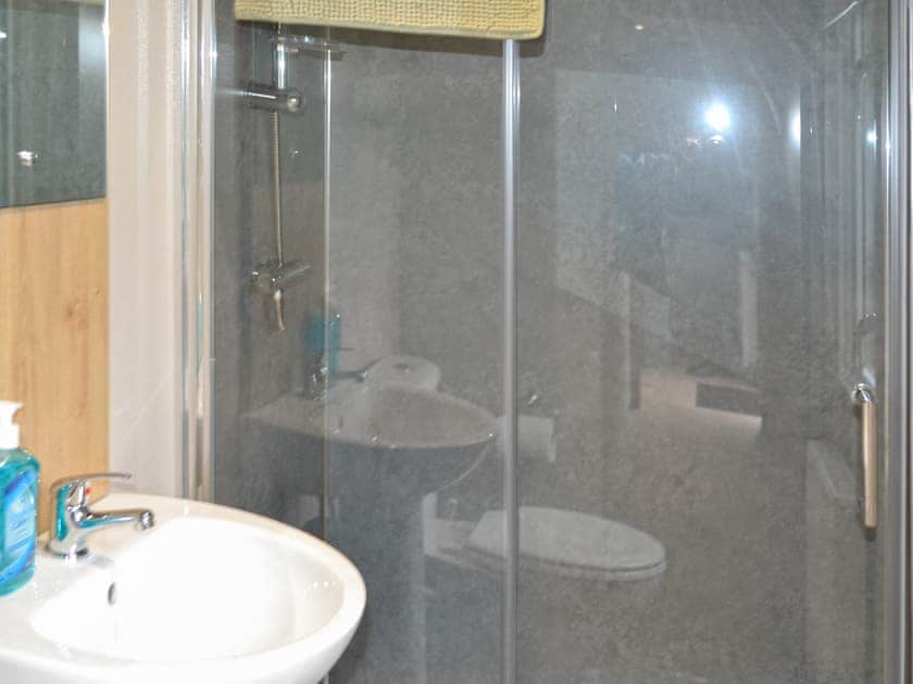 Bathroom | The Finch - Riverview Country Park, Forres