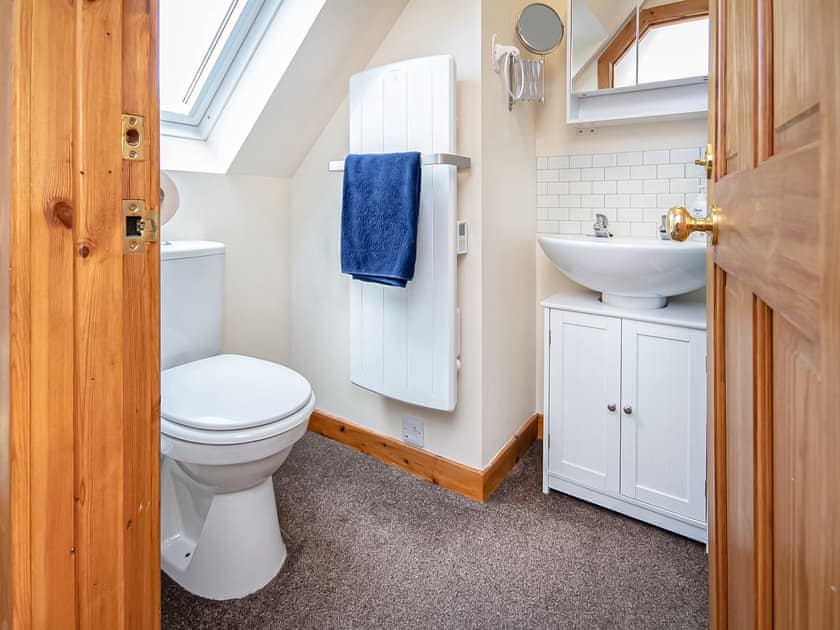 Bathroom | Sunnyside Cottage, Embo, near Dornoch