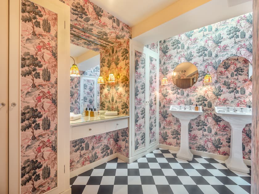Bathroom | Ridge Hill Manor, East Grinstead