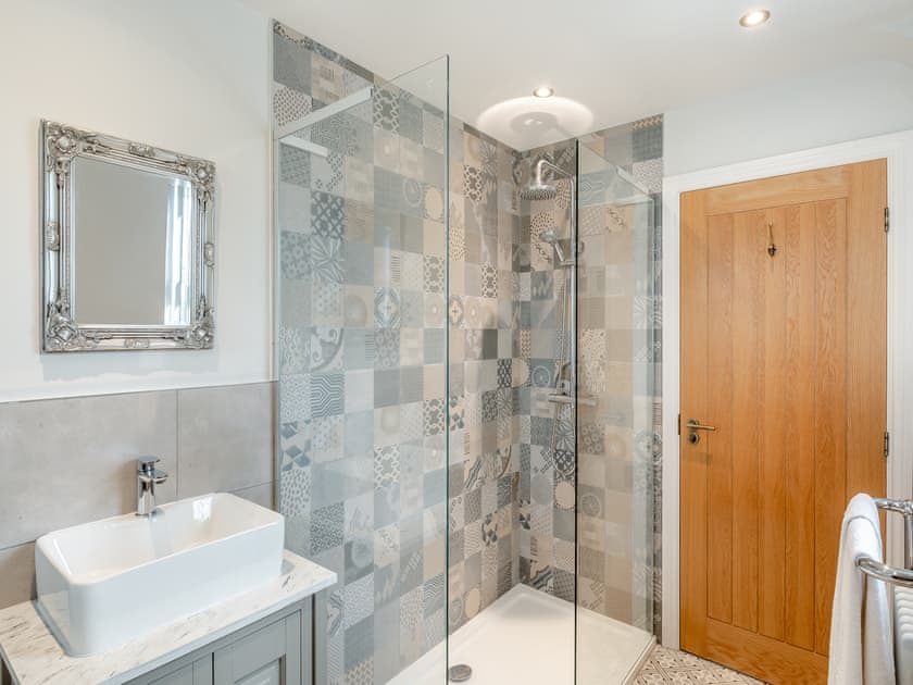 Bathroom | Foreman’s Cottage, Beverley