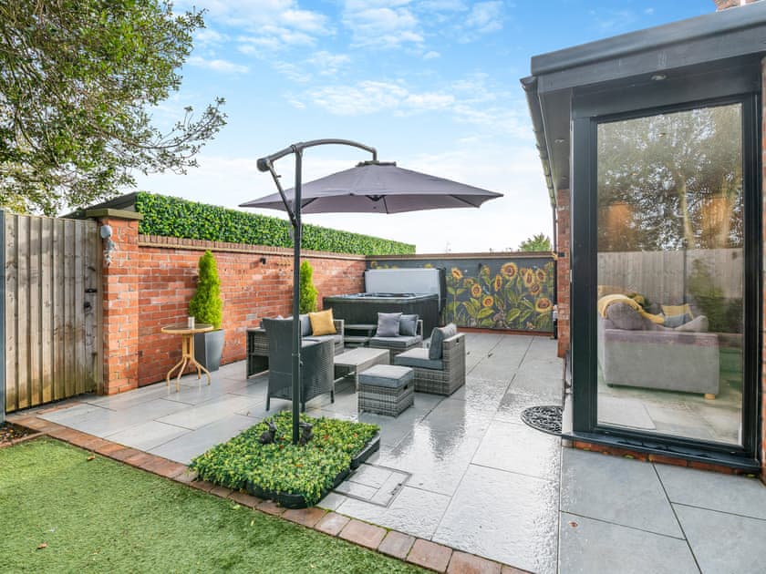 Terrace | Foreman’s Cottage, Beverley