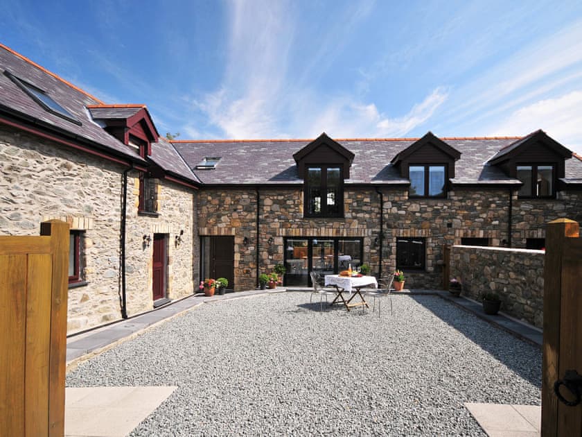 Hendy Plas Marian - Plas Marian Holiday Cottages, Trefdraeth, near Bordorgan
