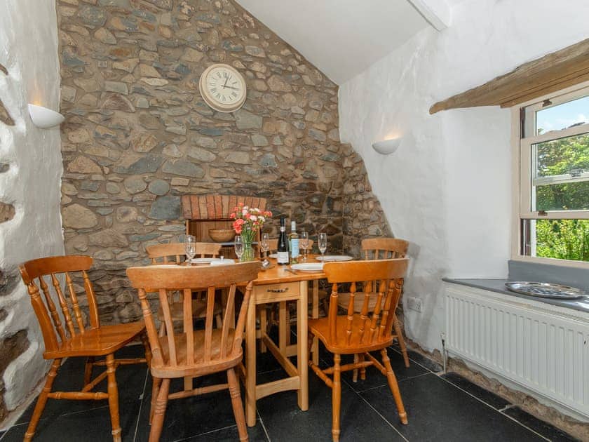 Ffynnonddewi Farmhouse - Farm House Cottages, Solva, near St Davids