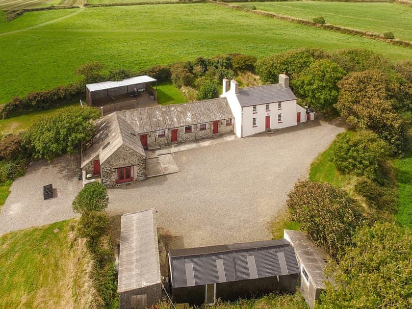 Ffynnonddewi Farmhouse - Farm House Cottages, Solva, near St Davids