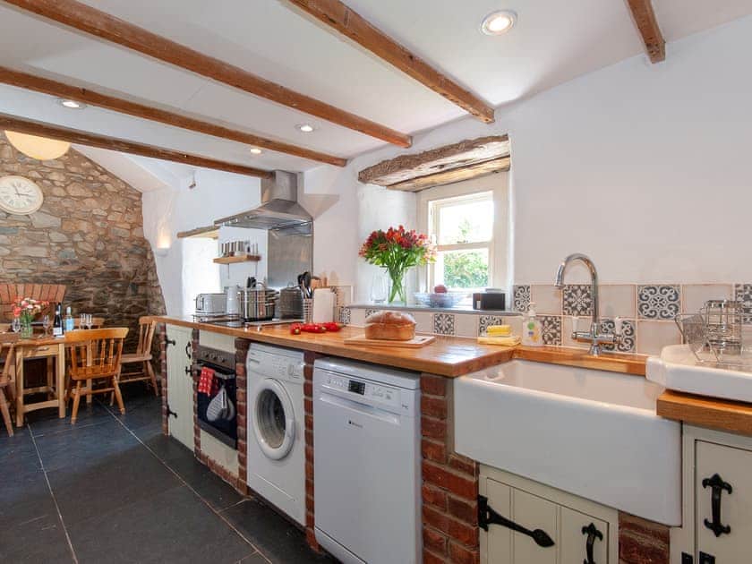 Ffynnonddewi Farmhouse - Farm House Cottages, Solva, near St Davids