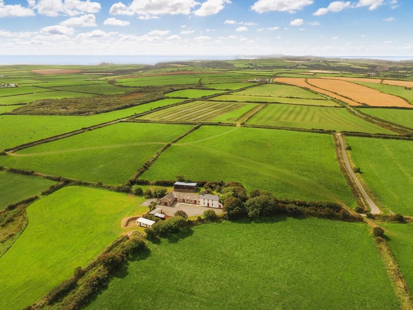 Ffynnonddewi Farmhouse - Farm House Cottages, Solva, near St Davids