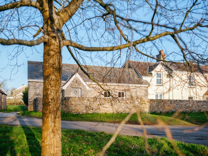 Jones’ Stable - Jones’ Cottages, Gower