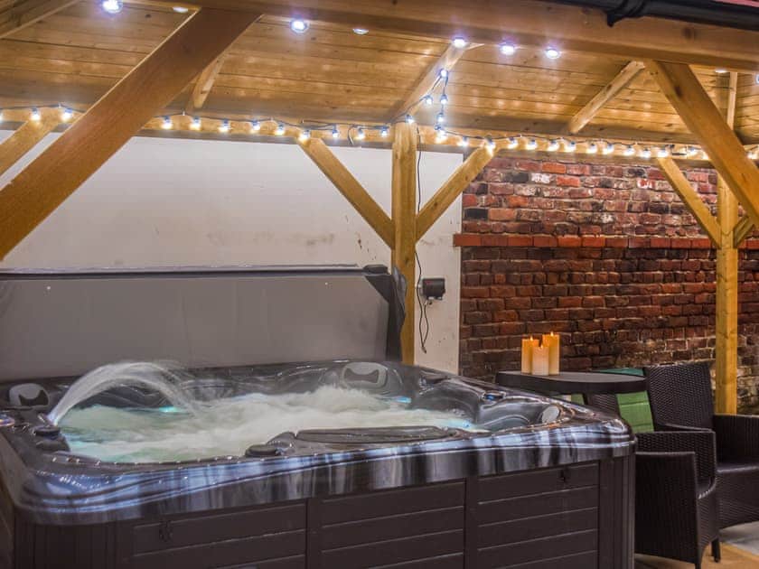 Hot tub | Heritage Lodge, Rhyl