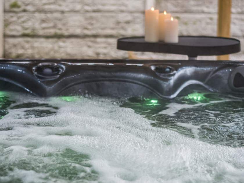Hot tub | Heritage Lodge, Rhyl