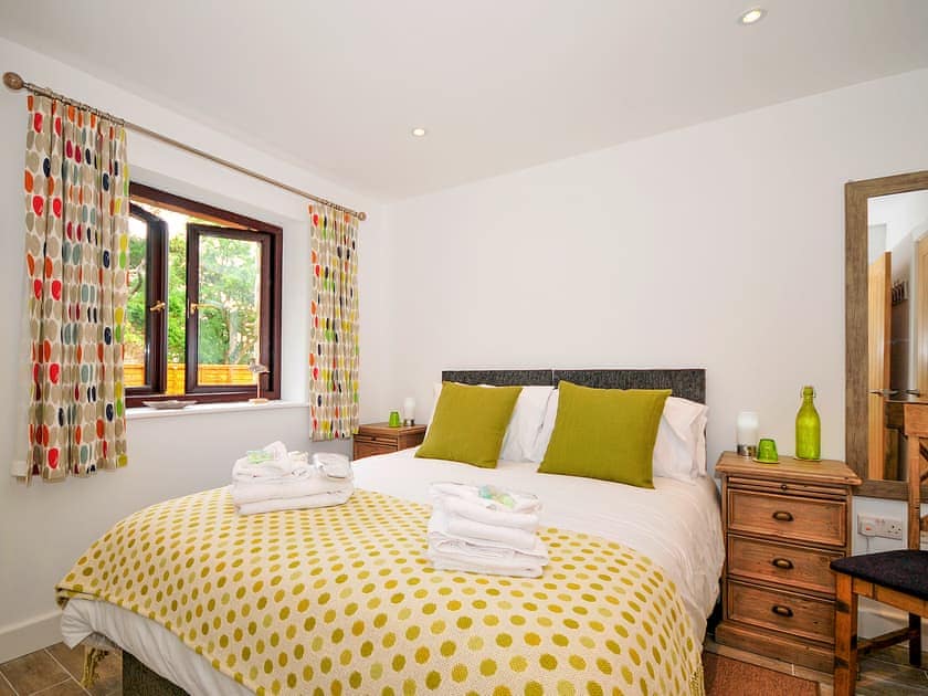 Double bedroom | Stabal - Plas Marian Holiday Cottages, Trefdraeth, near Bordorgan