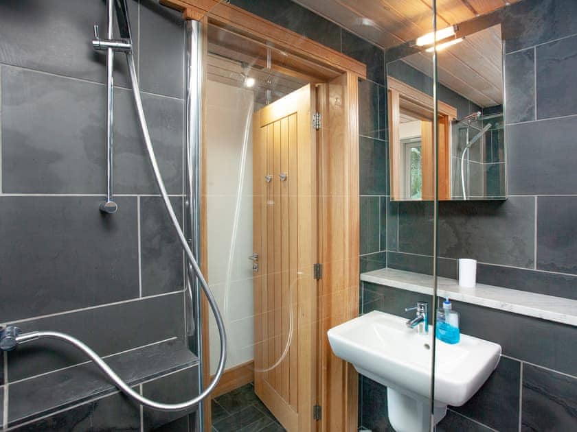 Stylish wet room | Shark Fin, Sennen