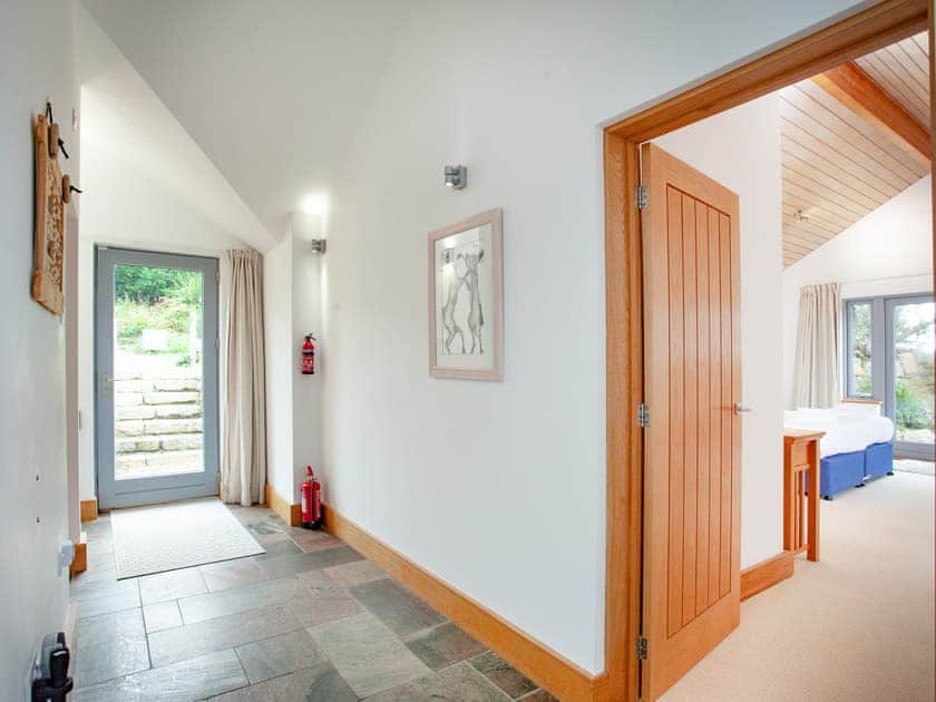 Hallway | Shark Fin, Sennen