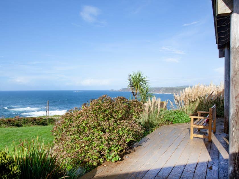 Sitting-out-area with spectacular views | Shark Fin, Sennen