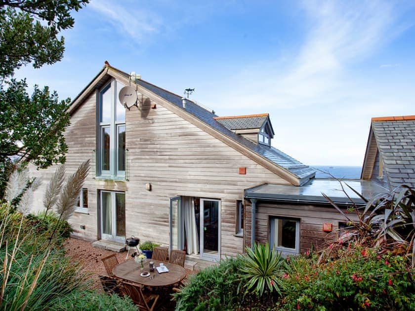 Exterior | Shark Fin, Sennen