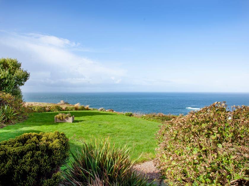 Beautifully landscaped gardens | Shark Fin, Sennen