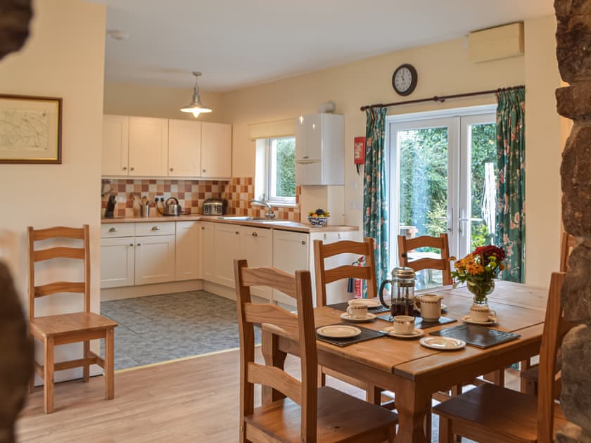 Kitchen/diner | Cowslip Cottage, Keeston
